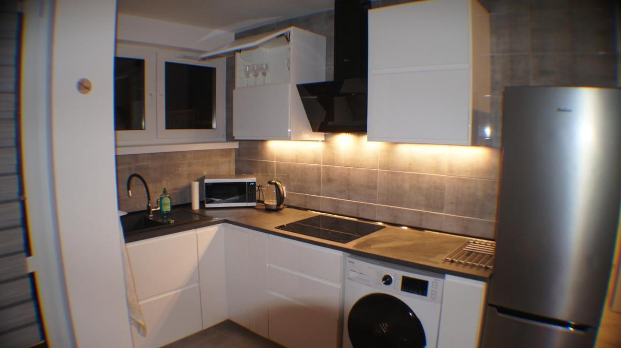 Amik Apartament-Night View فروتسواف المظهر الخارجي الصورة